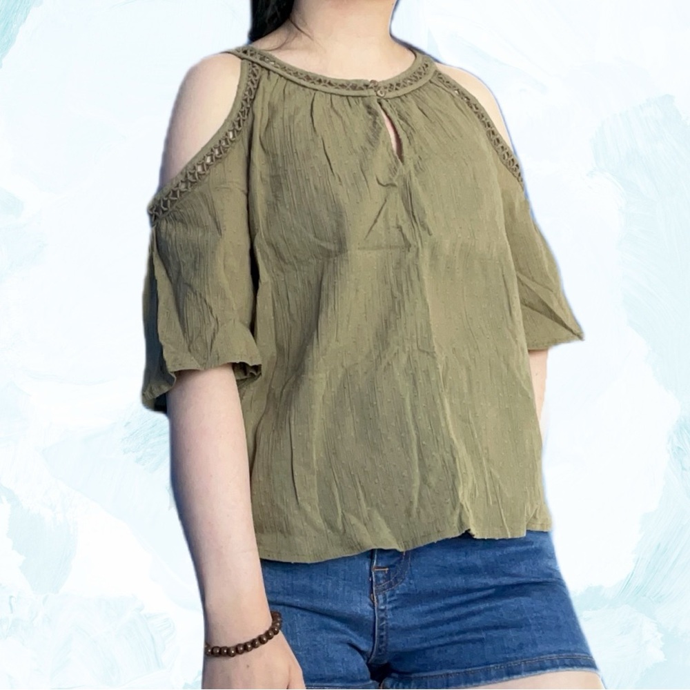 Melrose and Market Cold Shoulder Top